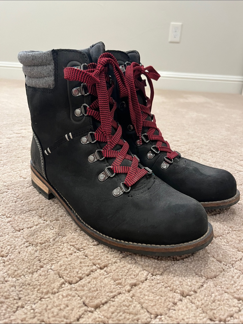 Kodiak Black Lace-Up Boots with Burgundy Laces